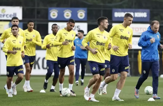 Foto - Sen misin Fenerbahçe'yi bırakıp giden: Gittiği takımda dibi gördü! Menajeri mesaj gönderdi!