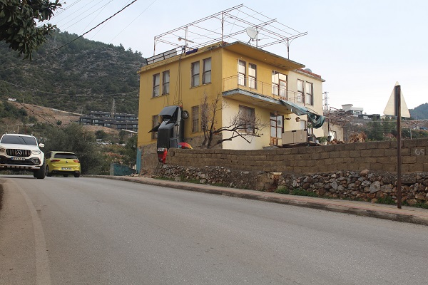 Foto - Sen misin kaza yapan? Arabaya cezayı böyle kesti