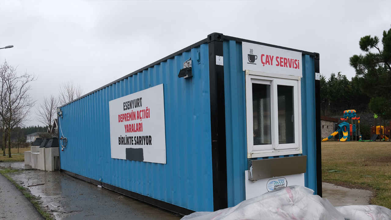 Foto - Sen ne beceriksiz bir partisin CHP! Çuval çuval yardımları depoda çürütmüşler! Yazıklar olsun...