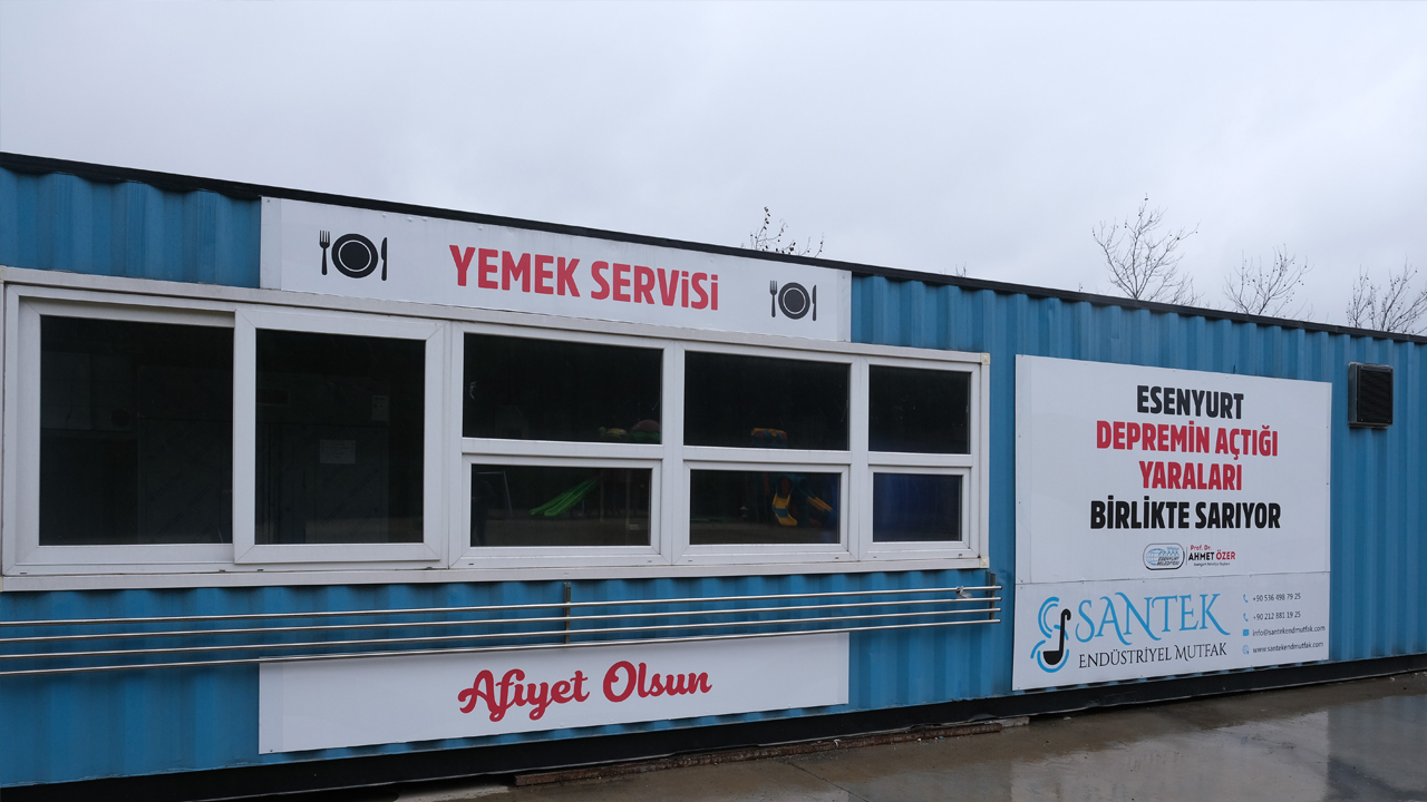 Foto - Sen ne beceriksiz bir partisin CHP! Çuval çuval yardımları depoda çürütmüşler! Yazıklar olsun...