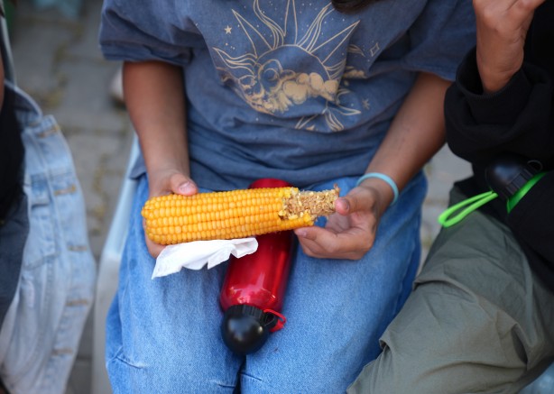 Foto - Sen ne güzel insansın... Şehit babasından takdir toplayan hareket