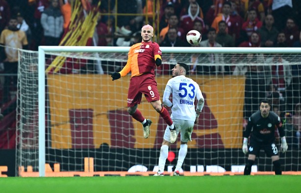 Foto - Sen ne yaptın böyle Galatasaray! Duyan, kulaklarına inanamadı: Herkes aramaya başladı ama…