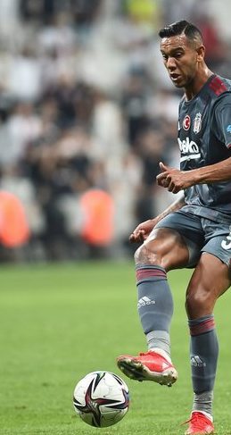 Foto - Sen ne yaptın böyle Josef De Souza! Bu sefer çizmeyi aştı!