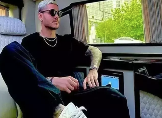 Sen ne yaptın böyle Mauro Icardi! Dünyada sadece 3 kişide var... Büyük şok yaşattı!