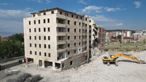 Foto - Sen ne yaptın böyle Mehmet Sekmen Başkanım! Şehir yeniden inşaa ediliyor...