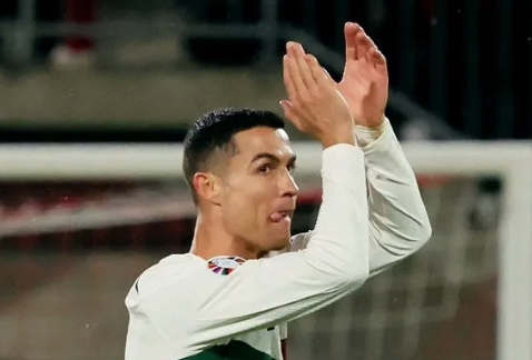 Foto - Sen ne yaptın böyle Ronaldo! 38 yaşında bunu da yaptı bile...