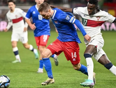 Sen ne yaptın böyle Ronaldo! 38 yaşında bunu da yaptı bile...