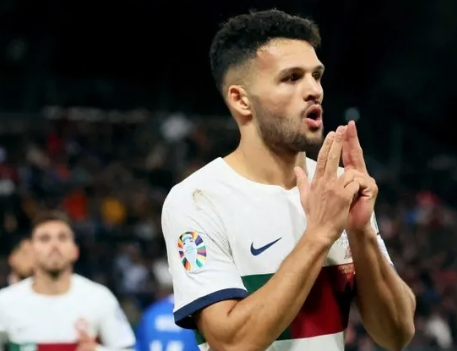 Foto - Sen ne yaptın böyle Ronaldo! 38 yaşında bunu da yaptı bile...