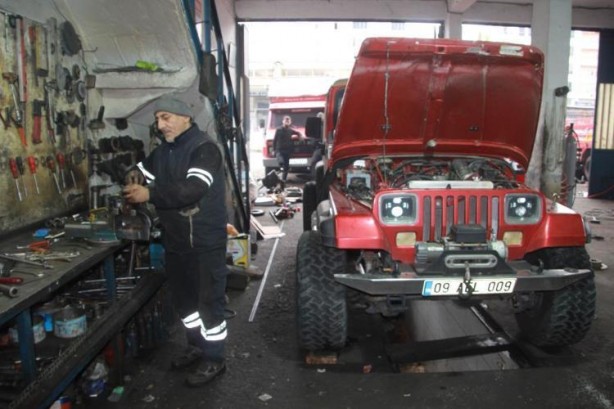 Foto - Sen ne yaptın böyle Turgut usta! Ordulu araba tamircisi bunu yaptı, resmen köşe oldu! Şimdi paraya para demiyor