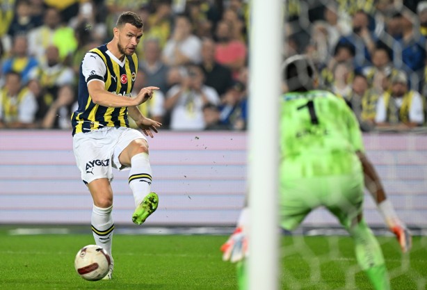 Foto - Sen ne yaptın Dzeko! İlan ettiler: Herkes bunu merak ediyordu! Herkes şokta: 