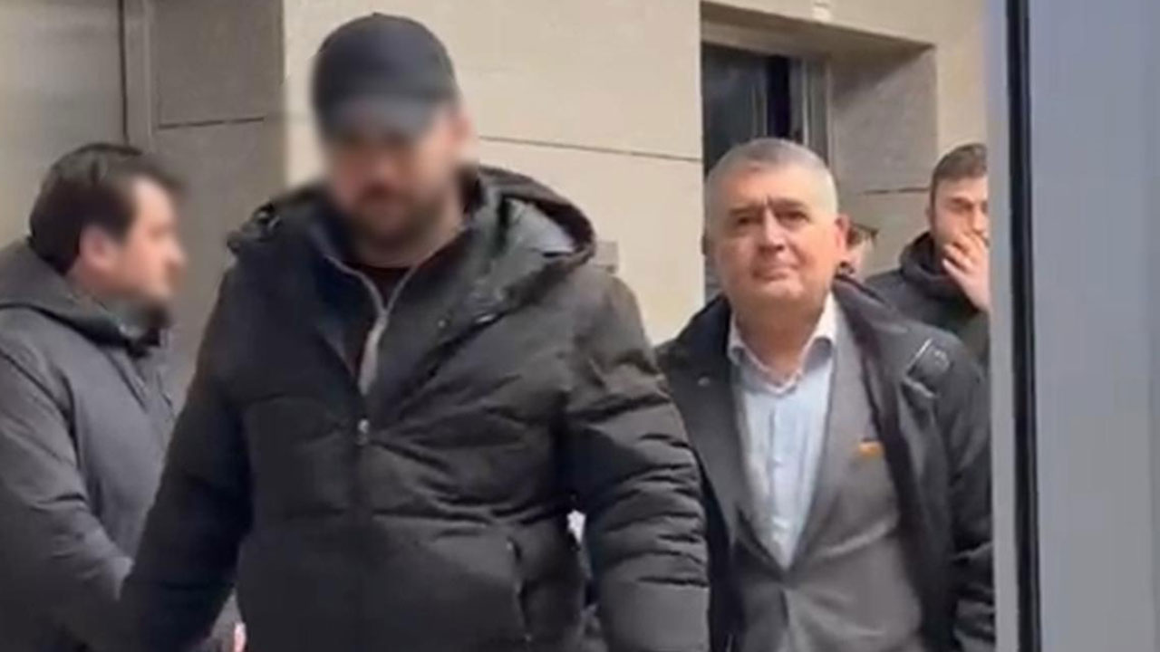 Foto - Sen salak isen, bakan ne yapsın, Levent?