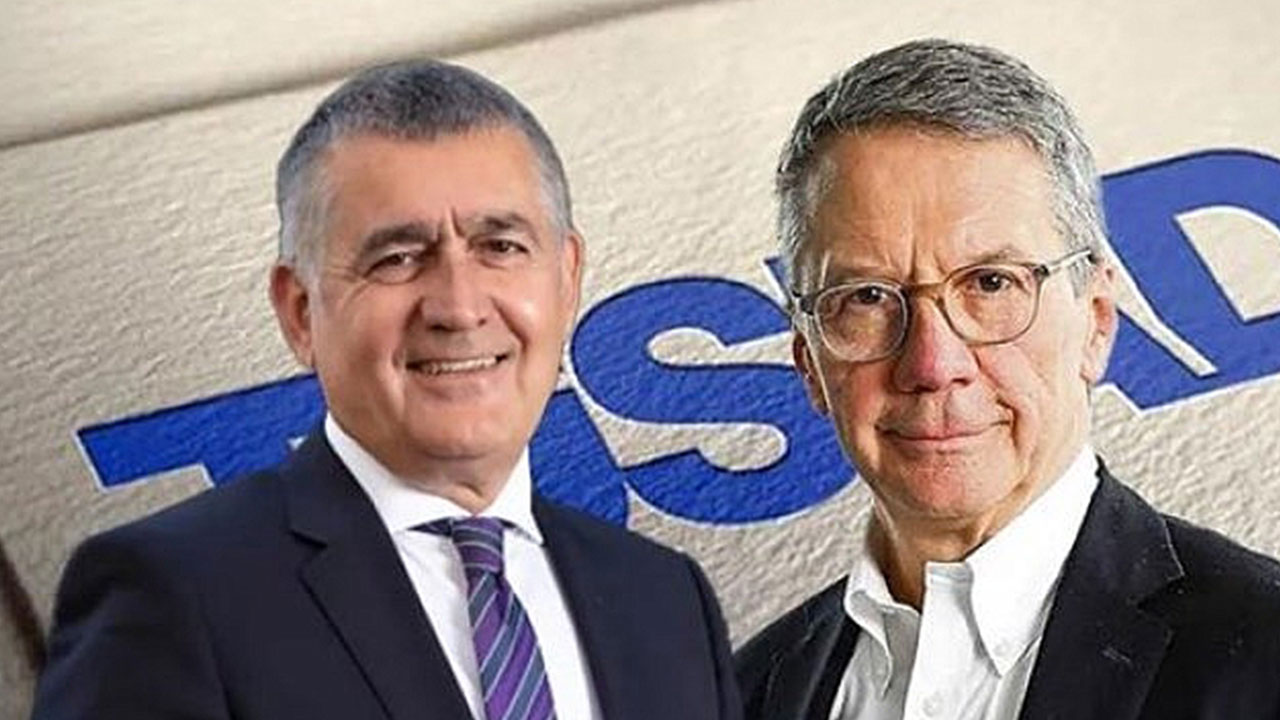 Foto - Sen salak isen, bakan ne yapsın, Levent?