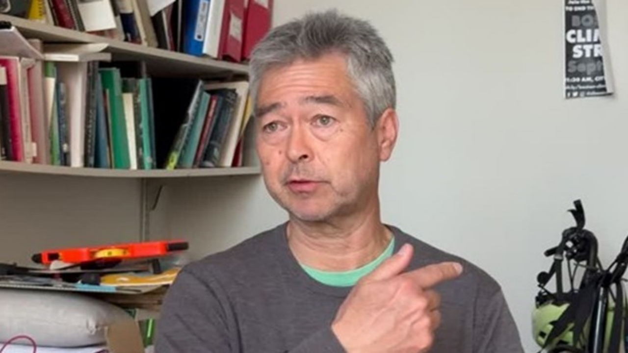 Sen var ya, adamın dibisin, dibi! Biz de kendimize "Müslüman" diyoruz! ABD’li profesör, Gazze için öyle bir şey yaptı ki...