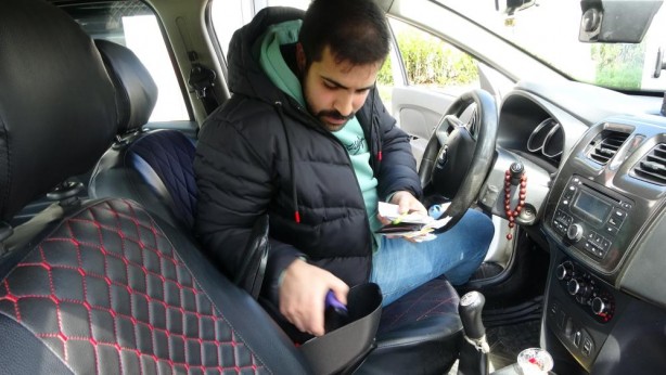 Foto - Sende hiç mi vicdan yok? Bu taksicinin yaptığını ancak Sülün Osman yapardı