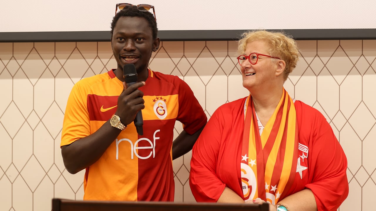Foto - Senegal’de sarı-kırmızı şölen! Galatasaray aşkı sınır tanımadı! Cimbom’un 5. yıldızı Afrika’da parladı