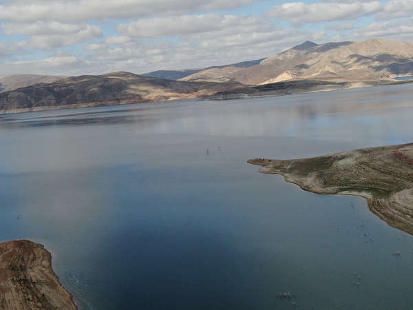 Foto - Seneler sonra gün yüzüne çıktı! Sular çekilince bakın ortaya ne çıktı