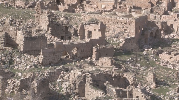 Foto - Seneler sonra gün yüzüne çıktı! Sular çekilince bakın ortaya ne çıktı