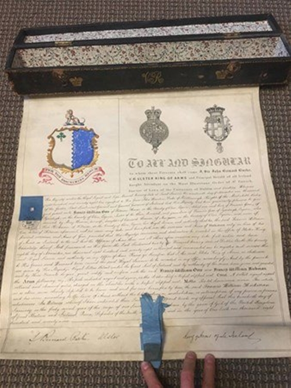 Foto - Senelerdir saklanan kutuyu açtı!