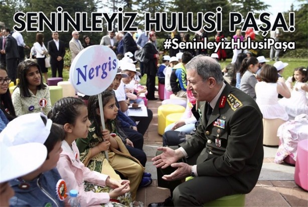 Foto - 'Seninleyiz Hulusi Paşa!'