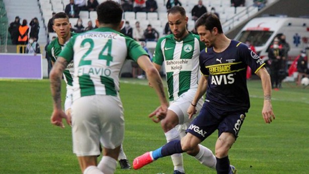 Foto - Serdar Dursun krizi! Elmacık kemiği kırıldı, hakem ve doktorlar araya girdi...