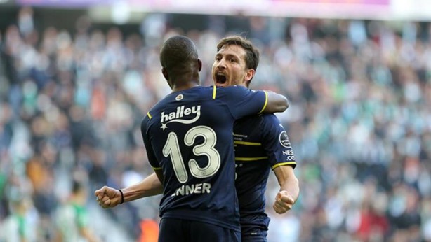 Foto - Serdar Dursun krizi! Elmacık kemiği kırıldı, hakem ve doktorlar araya girdi...