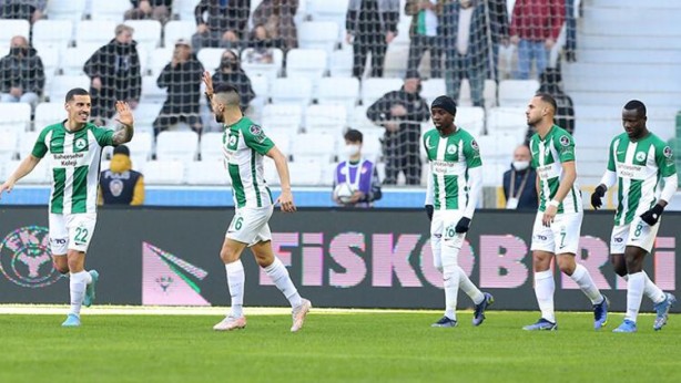 Foto - Serdar Dursun krizi! Elmacık kemiği kırıldı, hakem ve doktorlar araya girdi...