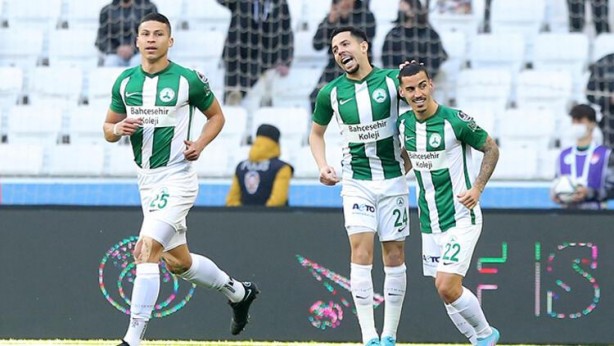 Foto - Serdar Dursun krizi! Elmacık kemiği kırıldı, hakem ve doktorlar araya girdi...