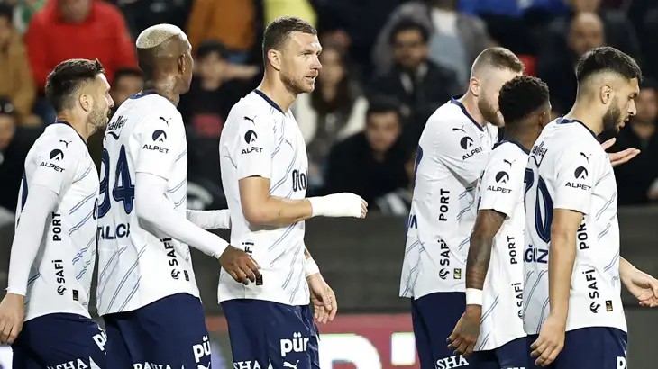 Foto - Sergen Yalçın Fenerbahçeli yıldıza patladı: Futbolu bıraksın!