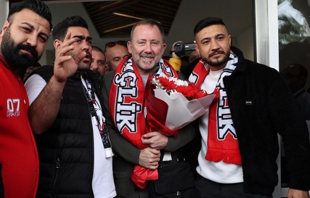 Sergen Yalçın resmen açıkladı! Kimse bunu beklemiyordu