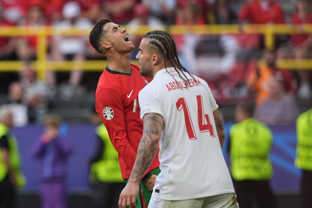 Foto - Sergen Yalçın'dan Montella'ya füze! "Aynı klasmanda değiliz"