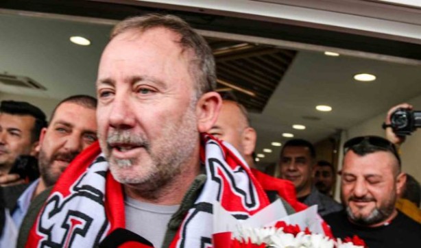 Foto - Sergen Yalçın'ı zor günler bekliyor