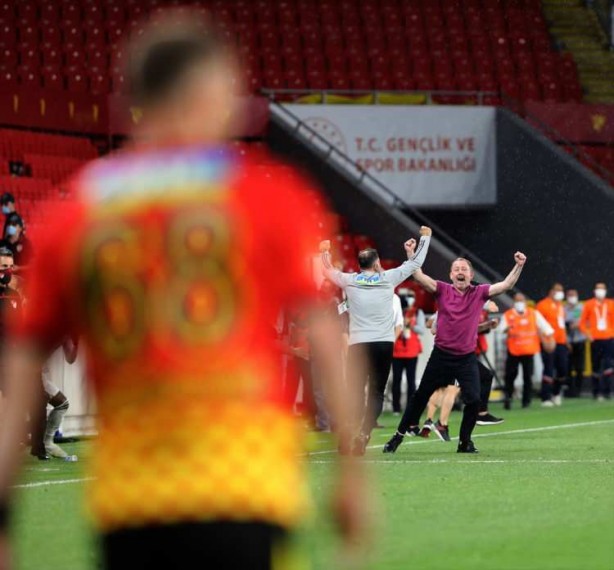 Foto - Sergen Yalçın'ın sevinç gözyaşları