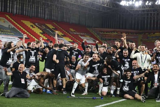 Foto - Sergen Yalçın'ın sevinç gözyaşları