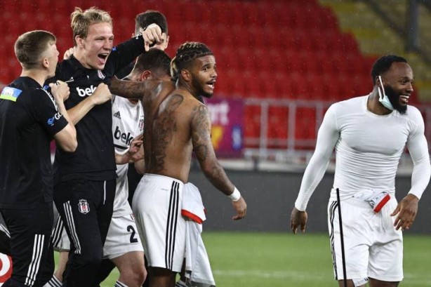 Foto - Sergen Yalçın'ın sevinç gözyaşları