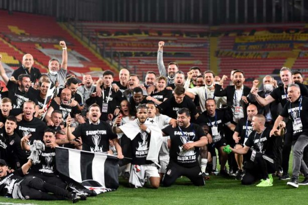 Foto - Sergen Yalçın'ın sevinç gözyaşları