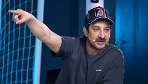 Foto - Serhat Akın'ın boğa gol sevincinin sırrını açıkladı: Galatasaray yendi eski Fenerliler birbirine girdi: İşaret ediyor o olaya…