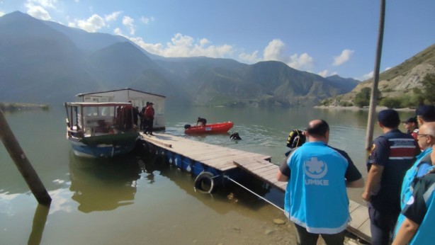 Serinlemek için Tortum gölüne giren çocuğun cesedine ulaşıldı