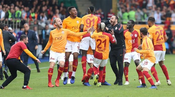 Foto - Serkan Çınar'dan Türk futbolunu ayağa kaldıracak çıkış! VAR'daki hakem öyle bir skandala imza atmış ki...