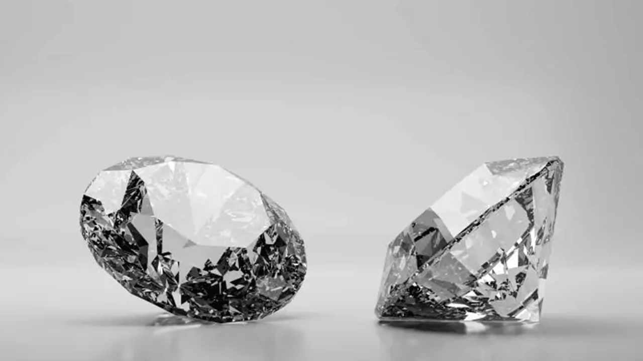 Foto - Servetin üzerinde yürüyorlar: Her yerden elmas fışkırıyor!