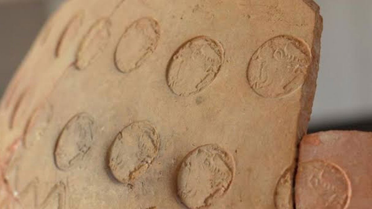 Foto - Ses çıkaran kuş figürü gizemini koruyor! O ülkede toprağın altından 1400 yıllık Türk şehri çıktı