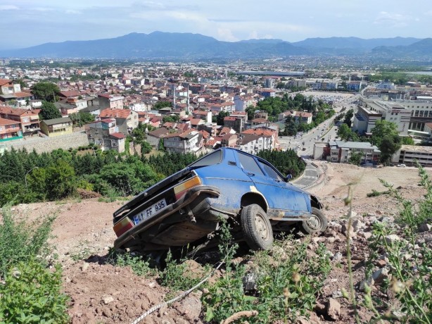 Foto - Sesi duyup dışarı çıkan sürücü aracını gördüğünde neye uğradığını şaşırdı!