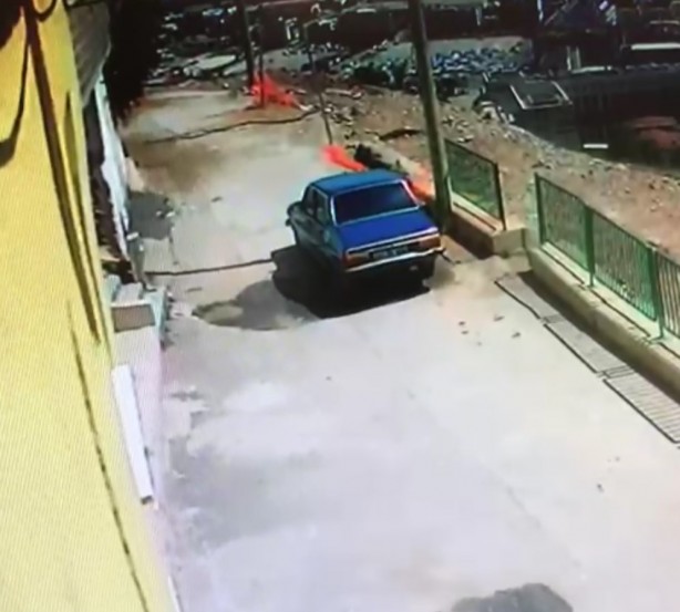 Sesi duyup dışarı çıkan sürücü aracını gördüğünde neye uğradığını şaşırdı!