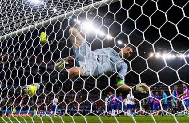 Foto - Sevinmeye çalışırken rezil oldu!