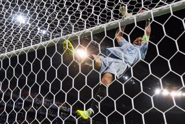 Foto - Sevinmeye çalışırken rezil oldu!