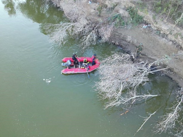 Seyhun Nehri'nde facia! 6'sı çocuk 9 kişi boğuldu 
