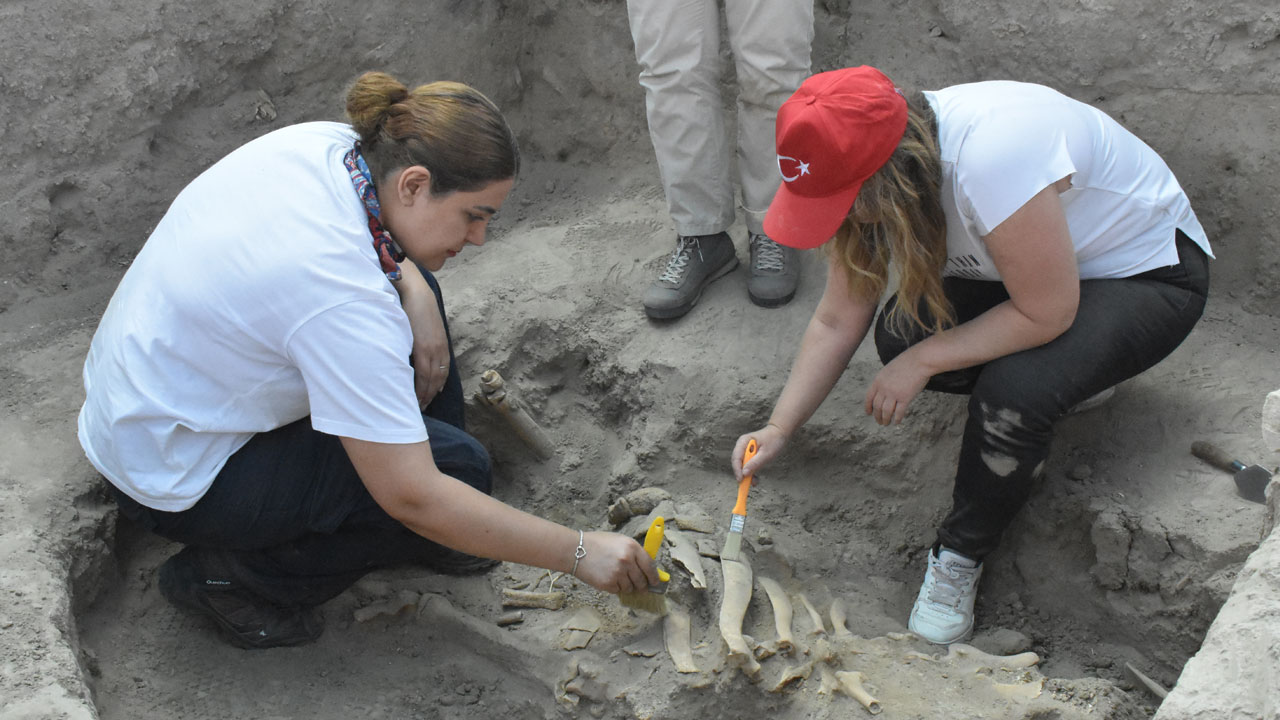 Foto - Seyhun’un kıyısında saklı tarih! Türk dünyasının ortak mirası gün yüzüne çıkıyor