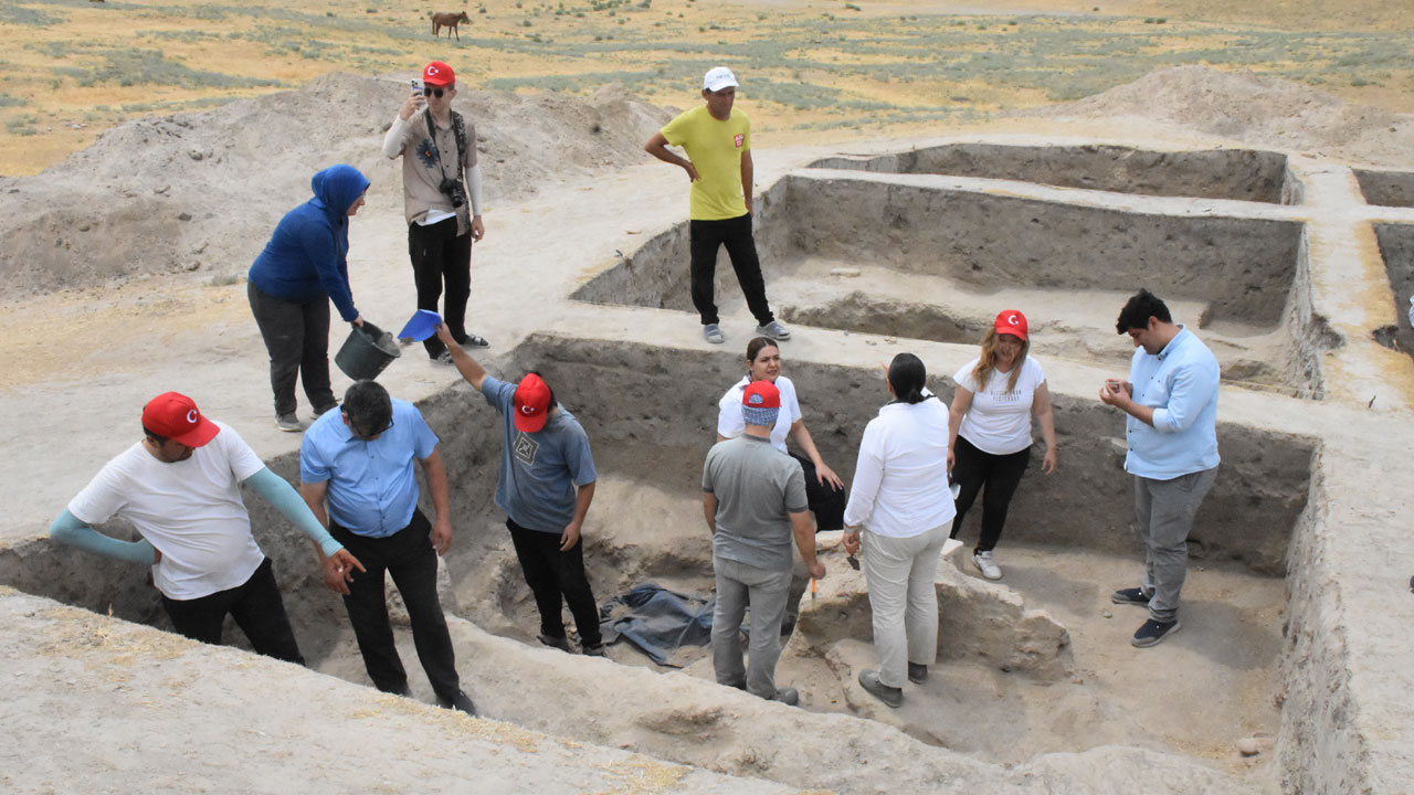 Foto - Seyhun’un kıyısında saklı tarih! Türk dünyasının ortak mirası gün yüzüne çıkıyor