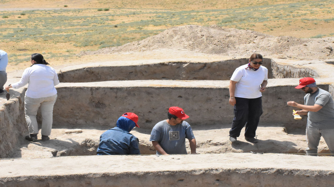 Foto - Seyhun’un kıyısında saklı tarih! Türk dünyasının ortak mirası gün yüzüne çıkıyor