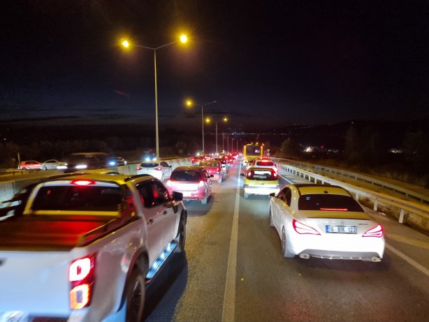 Foto - Seyir halindeki otomobil alevlere teslim oldu