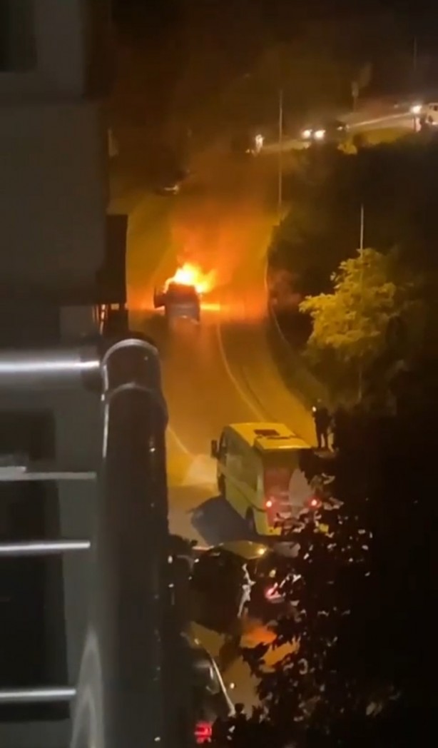 Foto - Seyir halindeydi! Otomobil alev aldı